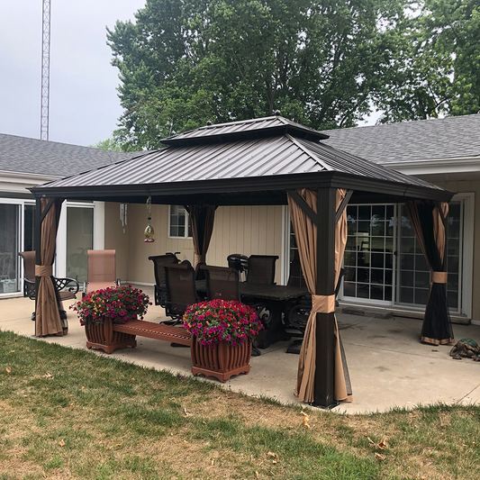 The Ideal Place for Outdoor Gatherings: the Socializing Potential of Hardtop Gazebos